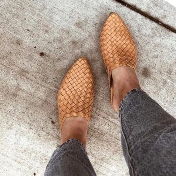 SOLD--Mihaleo Paloma Woven - Picture 2 of 10